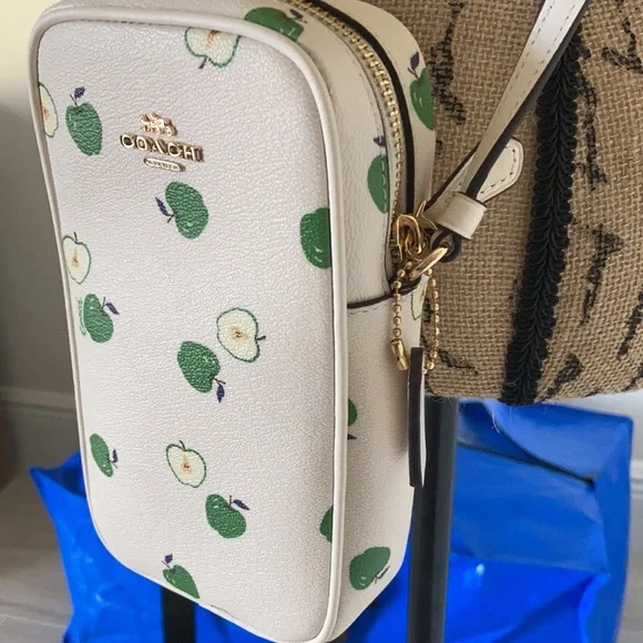 Coach Green Apples 🍏 Crossbody - Picture 4 of 5